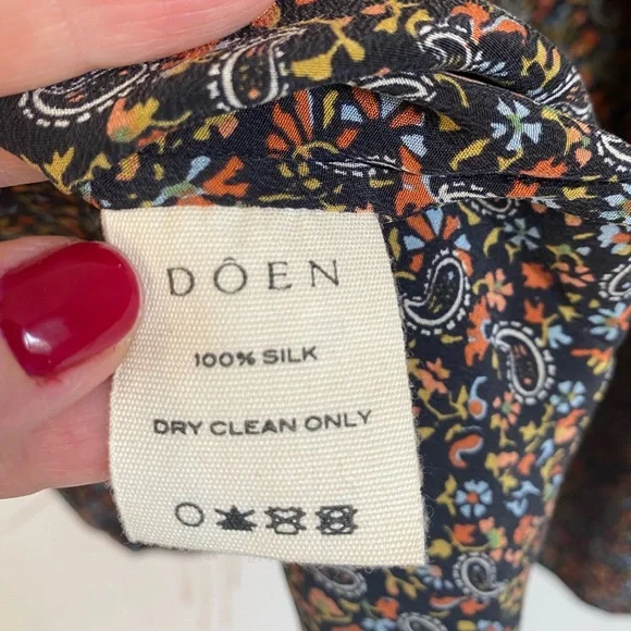 Doen Savona Top in Black Saint Claude Paisley - Picture 6 of 7